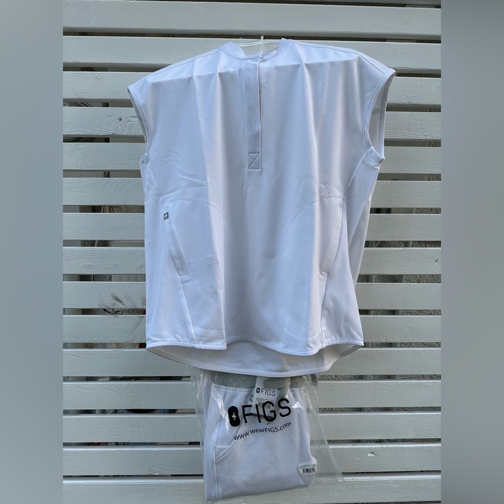 Figs Optic White Set - XXS Top, XXS Bottom